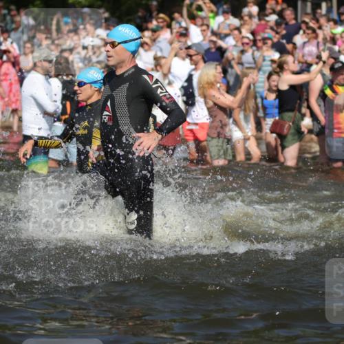 22.06.2025 - Viking Triathlon H.Heesch http://msf.ph/oto/8059203 22.06.2025 10:00:44 Schwimmen 7, 8, 9, 11, 87, 132, 145, 178, 184, 200, 258, 289, 301, 306, 352, 368, 414, 491, 526, 612, 613, 616, 628, 630, 641, 642, 652 meine-sportfotos.de
