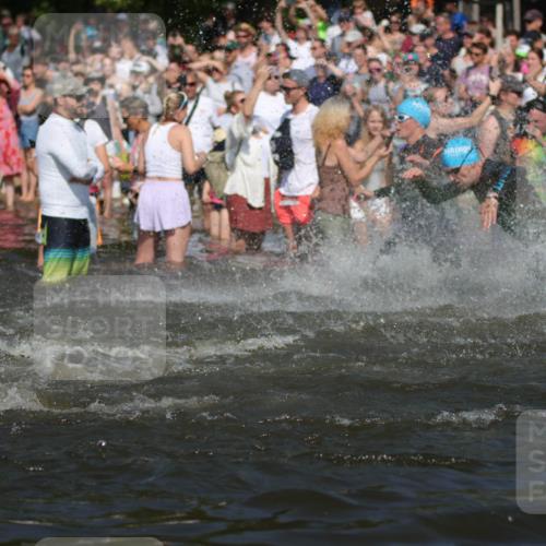 22.06.2025 - Viking Triathlon H.Heesch http://msf.ph/oto/8059228 22.06.2025 10:00:45 Schwimmen 7, 8, 9, 11, 132, 145, 178, 184, 200, 258, 289, 301, 306, 352, 368, 414, 491, 526, 612, 613, 616, 628, 630, 641, 642, 652 meine-sportfotos.de