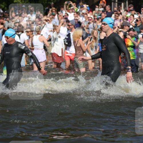 22.06.2025 - Viking Triathlon H.Heesch http://msf.ph/oto/8059264 22.06.2025 10:00:47 Schwimmen 8, 9, 132, 145, 184, 200, 258, 289, 301, 306, 352, 368, 414, 491, 526, 612, 613, 616, 630, 652 meine-sportfotos.de