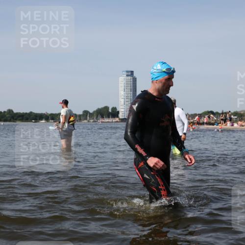 22.06.2025 - Viking Triathlon Michael Strokosch http://msf.ph/oto/8059268 22.06.2025 10:41:18 Schwimmen 54, 94, 314, 376, 390, 496, 631 meine-sportfotos.de