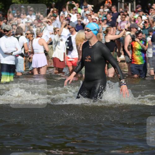 22.06.2025 - Viking Triathlon H.Heesch http://msf.ph/oto/8059270 22.06.2025 10:00:47 Schwimmen 8, 9, 132, 145, 184, 200, 258, 289, 301, 306, 352, 368, 414, 491, 526, 612, 613, 616, 630, 652 meine-sportfotos.de