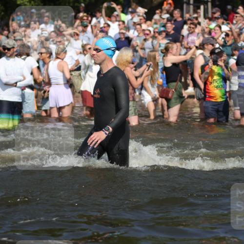 22.06.2025 - Viking Triathlon H.Heesch http://msf.ph/oto/8059276 22.06.2025 10:00:47 Schwimmen 8, 9, 132, 145, 184, 200, 258, 289, 301, 306, 352, 368, 414, 491, 526, 612, 613, 616, 630, 652 meine-sportfotos.de
