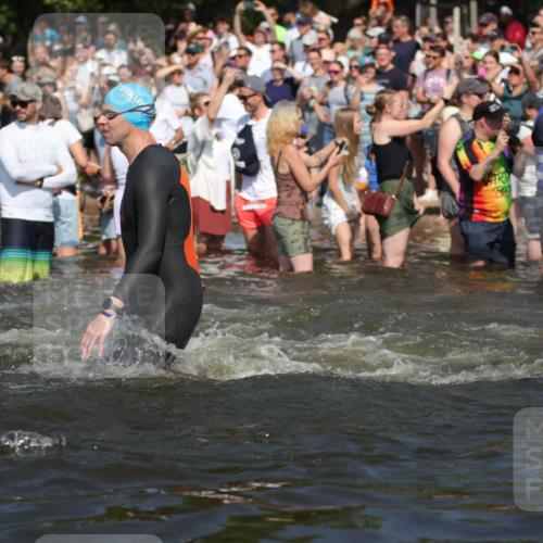 22.06.2025 - Viking Triathlon H.Heesch http://msf.ph/oto/8059282 22.06.2025 10:00:47 Schwimmen 8, 9, 132, 145, 184, 200, 258, 289, 301, 306, 352, 368, 414, 491, 526, 612, 613, 616, 630, 652 meine-sportfotos.de