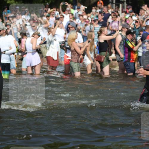 22.06.2025 - Viking Triathlon H.Heesch http://msf.ph/oto/8059290 22.06.2025 10:00:48 Schwimmen 8, 9, 132, 145, 184, 258, 289, 301, 306, 352, 368, 414, 491, 612, 613, 616, 630, 652 meine-sportfotos.de