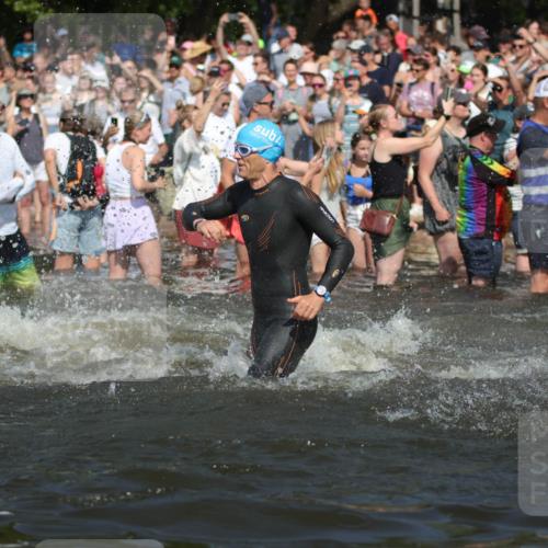 22.06.2025 - Viking Triathlon H.Heesch http://msf.ph/oto/8059310 22.06.2025 10:00:52 Schwimmen 90, 132, 184, 243, 258, 289, 300, 301, 306, 352, 384, 491, 630, 652, 658 meine-sportfotos.de