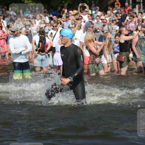 22.06.2025 - Viking Triathlon H.Heesch http://msf.ph/oto/8059321 22.06.2025 10:00:52 Schwimmen 90, 132, 184, 243, 258, 289, 300, 301, 306, 352, 384, 491, 630, 652, 658 meine-sportfotos.de
