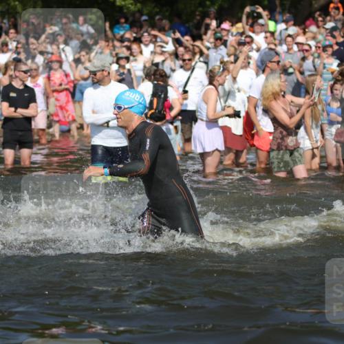 22.06.2025 - Viking Triathlon H.Heesch http://msf.ph/oto/8059325 22.06.2025 10:00:52 Schwimmen 90, 132, 184, 243, 258, 289, 300, 301, 306, 352, 384, 491, 630, 652, 658 meine-sportfotos.de