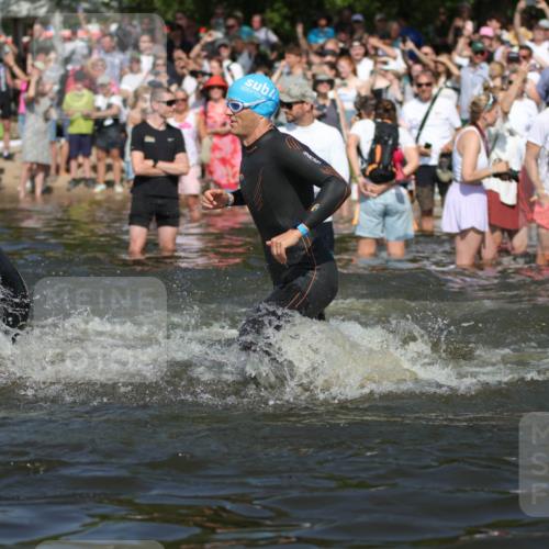 22.06.2025 - Viking Triathlon H.Heesch http://msf.ph/oto/8059330 22.06.2025 10:00:53 Schwimmen 90, 132, 184, 243, 258, 289, 300, 301, 306, 352, 384, 491, 630, 652, 658 meine-sportfotos.de