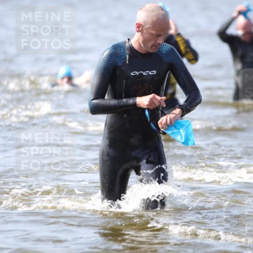 22.06.2025 - Viking Triathlon H.Heesch http://msf.ph/oto/8059346 22.06.2025 10:31:44 Schwimmen 87, 98, 99, 124, 125, 137, 158, 189, 224, 340, 350, 435, 449, 507, 555, 648, 658 meine-sportfotos.de
