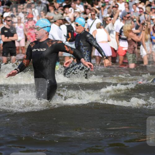 22.06.2025 - Viking Triathlon H.Heesch http://msf.ph/oto/8059352 22.06.2025 10:00:56 Schwimmen 50, 90, 113, 124, 132, 236, 243, 258, 300, 301, 347, 352, 384, 652, 658 meine-sportfotos.de