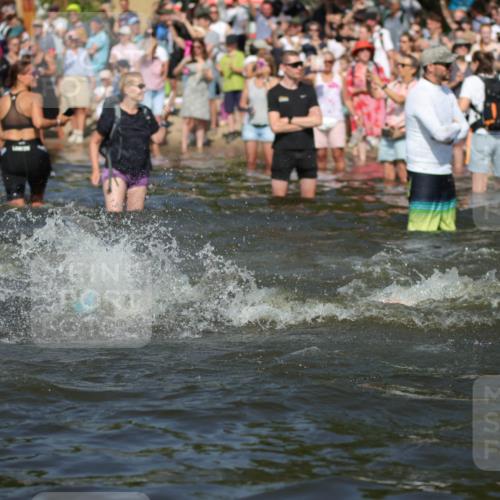 22.06.2025 - Viking Triathlon H.Heesch http://msf.ph/oto/8059366 22.06.2025 10:00:58 Schwimmen 12, 50, 63, 90, 113, 124, 132, 236, 243, 258, 300, 301, 347, 350, 352, 384, 458, 652, 658 meine-sportfotos.de