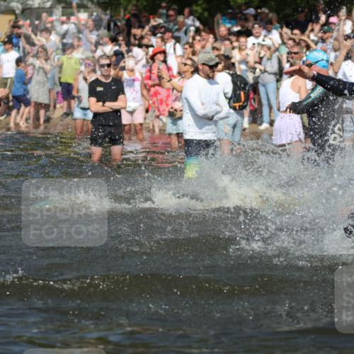 22.06.2025 - Viking Triathlon H.Heesch http://msf.ph/oto/8059406 22.06.2025 10:01:00 Schwimmen 12, 50, 63, 90, 113, 124, 236, 243, 294, 300, 347, 350, 384, 458, 658 meine-sportfotos.de