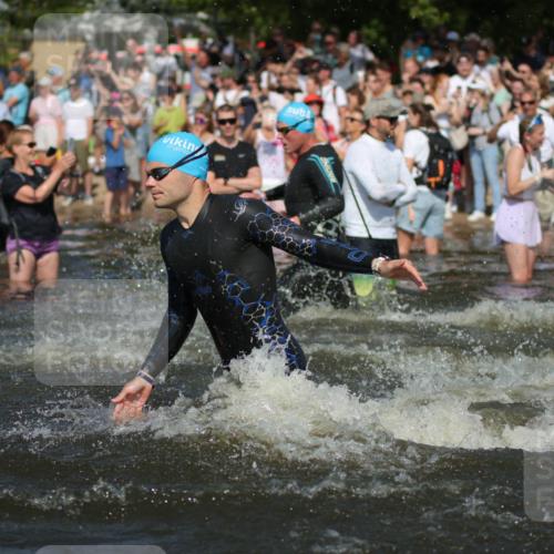 22.06.2025 - Viking Triathlon H.Heesch http://msf.ph/oto/8059431 22.06.2025 10:01:01 Schwimmen 12, 50, 63, 90, 113, 124, 236, 243, 294, 300, 347, 350, 384, 458, 658 meine-sportfotos.de