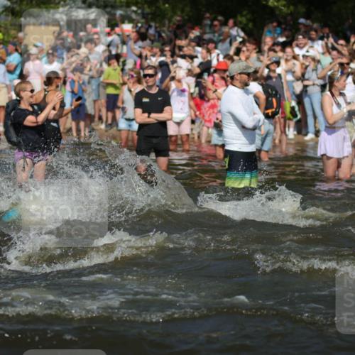 22.06.2025 - Viking Triathlon H.Heesch http://msf.ph/oto/8059461 22.06.2025 10:01:03 Schwimmen 12, 50, 63, 90, 113, 124, 236, 243, 294, 300, 347, 350, 384, 458, 658 meine-sportfotos.de