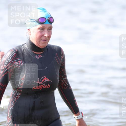 22.06.2025 - Viking Triathlon H.Heesch http://msf.ph/oto/8059476 22.06.2025 10:32:05 Schwimmen 63, 147, 193, 207, 214, 226, 271, 449, 464, 488 meine-sportfotos.de