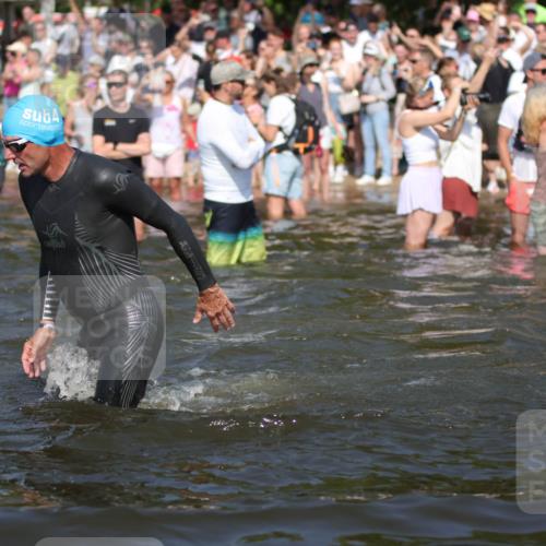 22.06.2025 - Viking Triathlon H.Heesch http://msf.ph/oto/8059551 22.06.2025 10:01:09 Schwimmen 12, 53, 63, 131, 147, 173, 214, 294, 330, 341, 350, 443, 444, 458, 488 meine-sportfotos.de