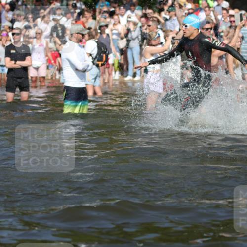 22.06.2025 - Viking Triathlon H.Heesch http://msf.ph/oto/8059573 22.06.2025 10:01:10 Schwimmen 12, 53, 63, 131, 147, 173, 214, 294, 330, 341, 350, 443, 444, 458, 488 meine-sportfotos.de