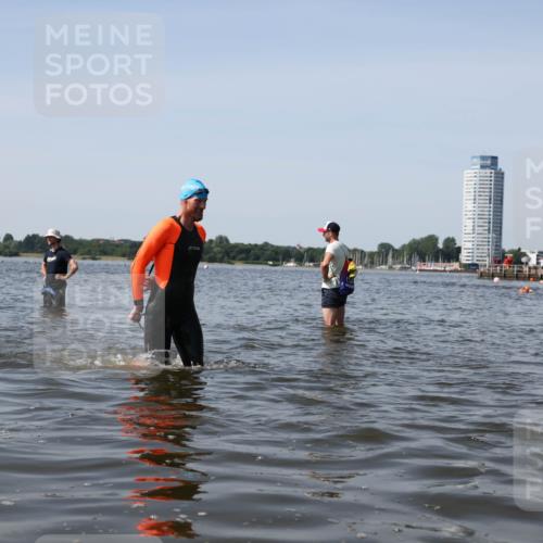 22.06.2025 - Viking Triathlon Michael Strokosch http://msf.ph/oto/8059609 22.06.2025 10:42:05 Schwimmen 78, 159, 199, 290 meine-sportfotos.de