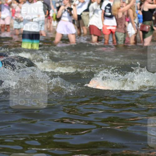 22.06.2025 - Viking Triathlon H.Heesch http://msf.ph/oto/8059616 22.06.2025 10:01:13 Schwimmen 53, 131, 147, 173, 214, 294, 330, 341, 443, 444, 488 meine-sportfotos.de