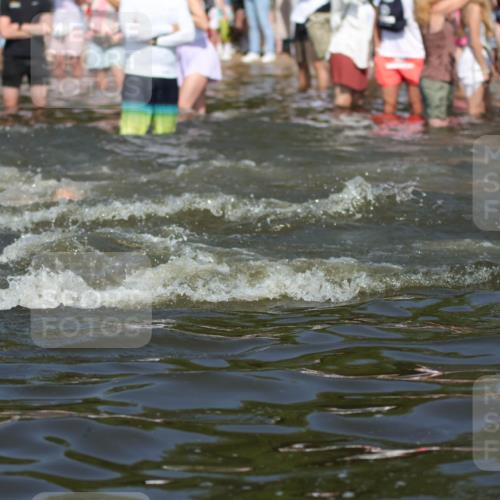 22.06.2025 - Viking Triathlon H.Heesch http://msf.ph/oto/8059633 22.06.2025 10:01:14 Schwimmen 38, 53, 131, 147, 173, 214, 284, 287, 311, 330, 341, 443, 444, 488, 643 meine-sportfotos.de