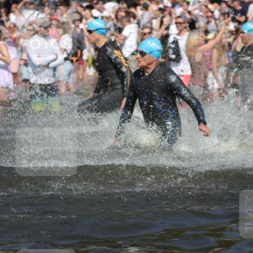 22.06.2025 - Viking Triathlon H.Heesch http://msf.ph/oto/8059652 22.06.2025 10:01:16 Schwimmen 38, 53, 131, 147, 173, 214, 284, 287, 311, 330, 341, 443, 444, 488, 643 meine-sportfotos.de