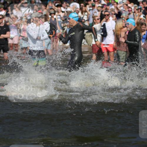 22.06.2025 - Viking Triathlon H.Heesch http://msf.ph/oto/8059675 22.06.2025 10:01:17 Schwimmen 38, 53, 131, 147, 173, 214, 284, 287, 311, 330, 341, 443, 444, 488, 643 meine-sportfotos.de