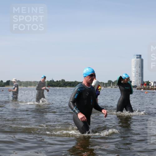22.06.2025 - Viking Triathlon Michael Strokosch http://msf.ph/oto/8059682 22.06.2025 10:42:13 Schwimmen 16, 78, 159, 281, 290, 326, 460, 465 meine-sportfotos.de