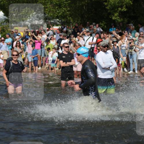 22.06.2025 - Viking Triathlon H.Heesch http://msf.ph/oto/8059711 22.06.2025 10:01:20 Schwimmen 38, 53, 173, 203, 214, 216, 224, 284, 287, 311, 341, 381, 393, 444, 643 meine-sportfotos.de