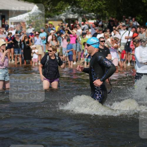 22.06.2025 - Viking Triathlon H.Heesch http://msf.ph/oto/8059715 22.06.2025 10:01:21 Schwimmen 38, 53, 173, 203, 214, 216, 224, 284, 287, 311, 341, 381, 393, 444, 643 meine-sportfotos.de