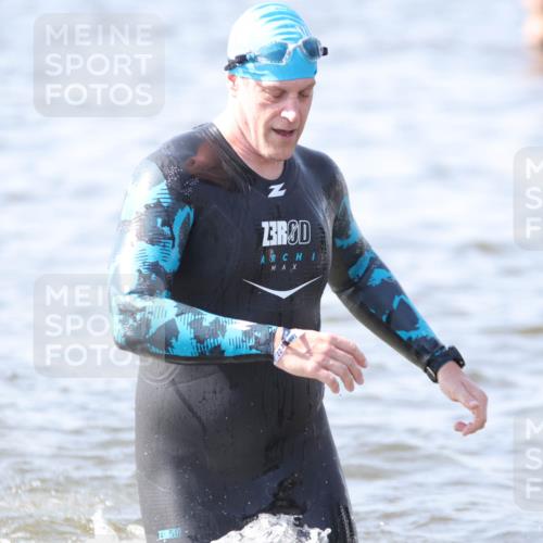 22.06.2025 - Viking Triathlon H.Heesch http://msf.ph/oto/8059720 22.06.2025 10:33:32 Schwimmen 5, 38, 149, 255, 300, 304, 348, 382, 457, 522, 524 meine-sportfotos.de