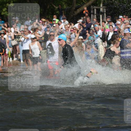 22.06.2025 - Viking Triathlon H.Heesch http://msf.ph/oto/8059728 22.06.2025 10:01:25 Schwimmen 38, 99, 162, 203, 216, 224, 226, 237, 284, 287, 311, 381, 393, 510, 643 meine-sportfotos.de