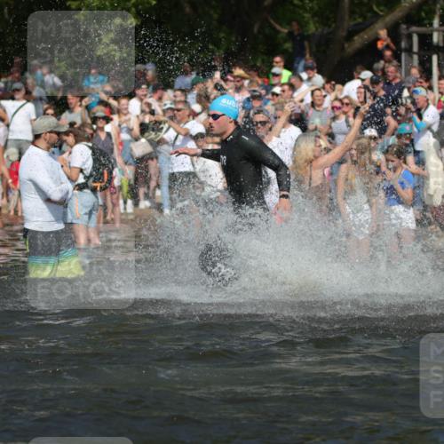 22.06.2025 - Viking Triathlon H.Heesch http://msf.ph/oto/8059733 22.06.2025 10:01:25 Schwimmen 38, 99, 162, 203, 216, 224, 226, 237, 284, 287, 311, 381, 393, 510, 643 meine-sportfotos.de