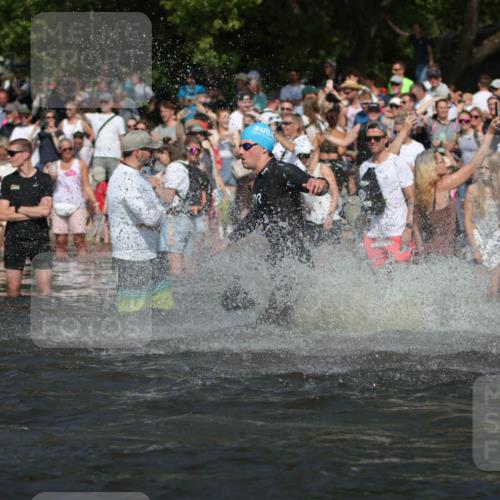 22.06.2025 - Viking Triathlon H.Heesch http://msf.ph/oto/8059739 22.06.2025 10:01:25 Schwimmen 38, 99, 162, 203, 216, 224, 226, 237, 284, 287, 311, 381, 393, 510, 643 meine-sportfotos.de