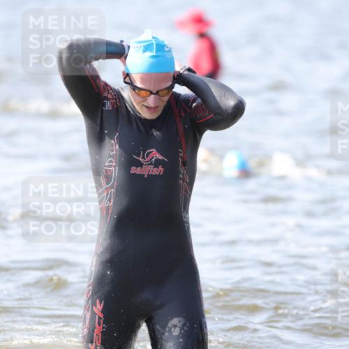22.06.2025 - Viking Triathlon H.Heesch http://msf.ph/oto/8059743 22.06.2025 10:33:37 Schwimmen 5, 38, 50, 149, 229, 242, 255, 304, 348, 382, 438, 457, 522, 524 meine-sportfotos.de