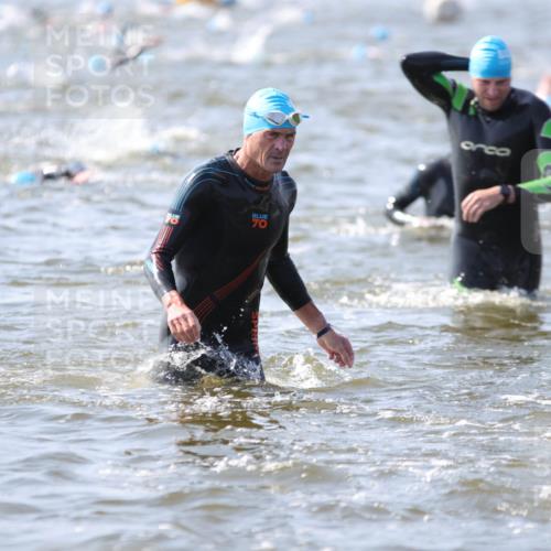 22.06.2025 - Viking Triathlon H.Heesch http://msf.ph/oto/8059760 22.06.2025 10:33:45 Schwimmen 5, 50, 75, 149, 184, 229, 242, 255, 304, 348, 349, 438, 457, 478, 540 meine-sportfotos.de