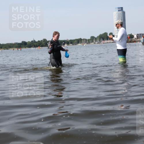 22.06.2025 - Viking Triathlon Michael Strokosch http://msf.ph/oto/8059763 22.06.2025 10:53:19 Schwimmen 165, 201, 241, 319 meine-sportfotos.de