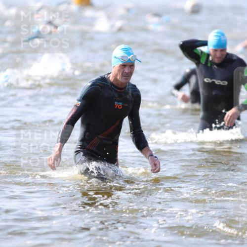 22.06.2025 - Viking Triathlon H.Heesch http://msf.ph/oto/8059766 22.06.2025 10:33:45 Schwimmen 5, 50, 75, 149, 184, 229, 242, 255, 304, 348, 349, 438, 457, 478, 540 meine-sportfotos.de