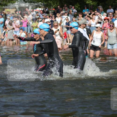 22.06.2025 - Viking Triathlon H.Heesch http://msf.ph/oto/8059850 22.06.2025 10:01:33 Schwimmen 99, 162, 203, 216, 224, 226, 237, 272, 381, 393, 399, 461, 507, 510, 626 meine-sportfotos.de
