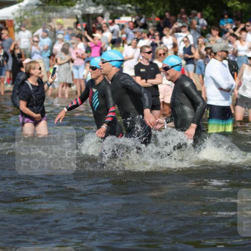 22.06.2025 - Viking Triathlon H.Heesch http://msf.ph/oto/8059857 22.06.2025 10:01:33 Schwimmen 99, 162, 203, 216, 224, 226, 237, 272, 381, 393, 399, 461, 507, 510, 626 meine-sportfotos.de