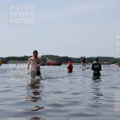 22.06.2025 - Viking Triathlon Michael Strokosch http://msf.ph/oto/8059880 22.06.2025 10:54:40 Schwimmen 305 meine-sportfotos.de