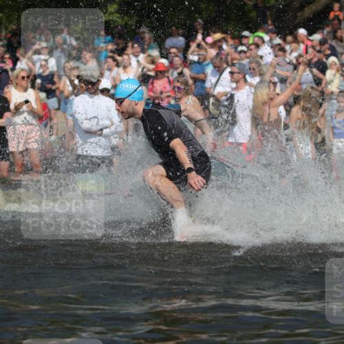 22.06.2025 - Viking Triathlon H.Heesch http://msf.ph/oto/8059881 22.06.2025 10:01:35 Schwimmen 19, 99, 162, 226, 237, 272, 320, 344, 399, 438, 461, 507, 510, 604, 626 meine-sportfotos.de