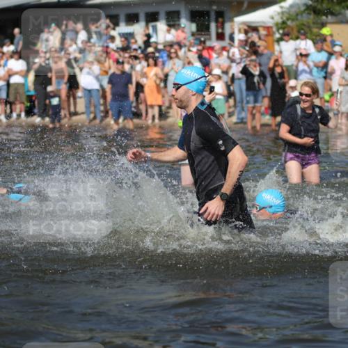 22.06.2025 - Viking Triathlon H.Heesch http://msf.ph/oto/8059916 22.06.2025 10:01:37 Schwimmen 19, 99, 162, 226, 237, 272, 320, 344, 399, 438, 461, 507, 510, 604, 626 meine-sportfotos.de
