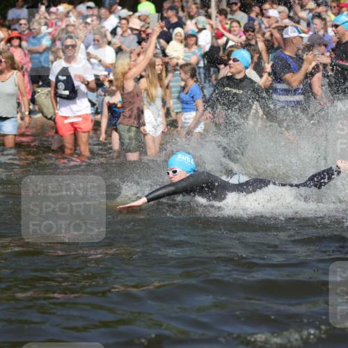 22.06.2025 - Viking Triathlon H.Heesch http://msf.ph/oto/8059936 22.06.2025 10:01:41 Schwimmen 19, 33, 170, 272, 310, 320, 344, 399, 438, 461, 496, 507, 555, 604, 626 meine-sportfotos.de