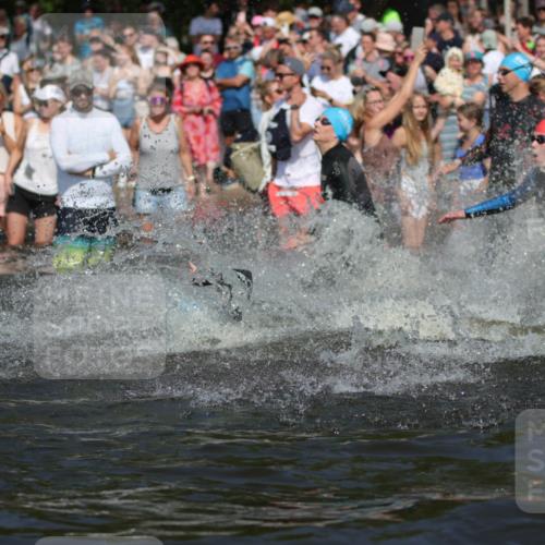 22.06.2025 - Viking Triathlon H.Heesch http://msf.ph/oto/8059951 22.06.2025 10:01:41 Schwimmen 19, 33, 170, 272, 310, 320, 344, 399, 438, 461, 496, 507, 555, 604, 626 meine-sportfotos.de