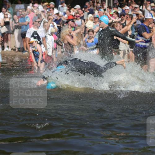 22.06.2025 - Viking Triathlon H.Heesch http://msf.ph/oto/8060012 22.06.2025 10:01:50 Schwimmen 3, 17, 33, 80, 91, 125, 158, 170, 271, 304, 310, 355, 496, 555, 618 meine-sportfotos.de