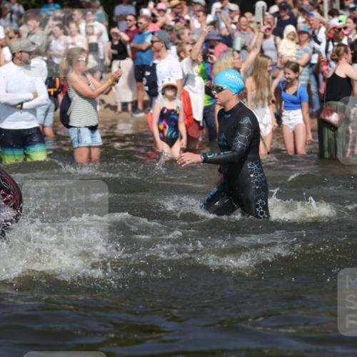 22.06.2025 - Viking Triathlon H.Heesch http://msf.ph/oto/8060072 22.06.2025 10:01:58 Schwimmen 3, 17, 80, 91, 125, 158, 271, 278, 299, 304, 355, 435, 449, 551, 618 meine-sportfotos.de