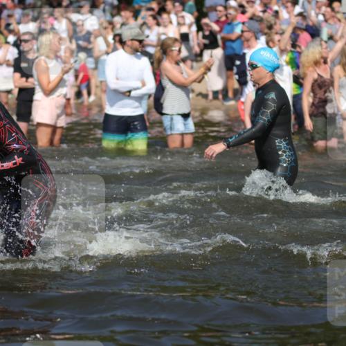 22.06.2025 - Viking Triathlon H.Heesch http://msf.ph/oto/8060079 22.06.2025 10:01:58 Schwimmen 3, 17, 80, 91, 125, 158, 271, 278, 299, 304, 355, 435, 449, 551, 618 meine-sportfotos.de