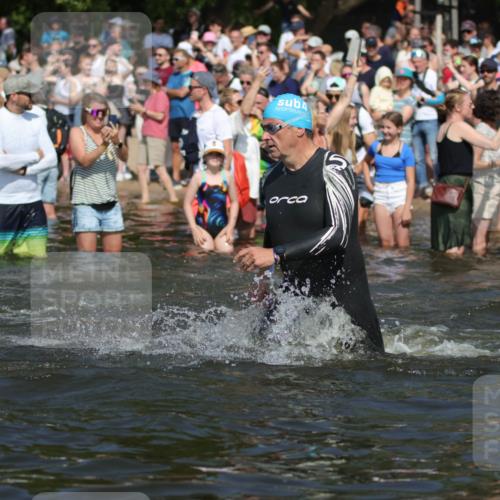 22.06.2025 - Viking Triathlon H.Heesch http://msf.ph/oto/8060127 22.06.2025 10:02:03 Schwimmen 3, 17, 80, 91, 127, 137, 278, 299, 304, 365, 415, 435, 449, 492, 551 meine-sportfotos.de