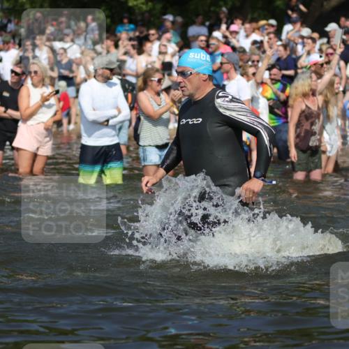 22.06.2025 - Viking Triathlon H.Heesch http://msf.ph/oto/8060141 22.06.2025 10:02:04 Schwimmen 17, 91, 107, 127, 137, 149, 278, 299, 365, 387, 415, 435, 449, 492, 551 meine-sportfotos.de