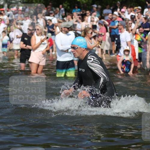 22.06.2025 - Viking Triathlon H.Heesch http://msf.ph/oto/8060148 22.06.2025 10:02:04 Schwimmen 17, 91, 107, 127, 137, 149, 278, 299, 365, 387, 415, 435, 449, 492, 551 meine-sportfotos.de